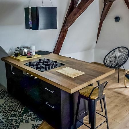Appartement Vue Sur La Cathedrale - Au Coeur De Bourges Extérieur photo